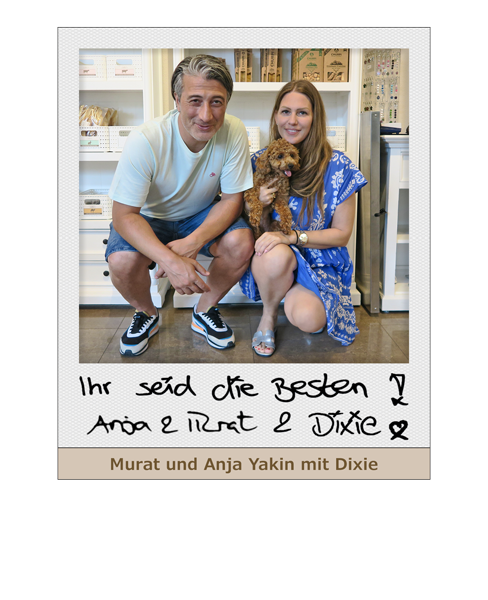 Schweizer Fussball Nationaltrainer Murat Yakin und Frau Anja barfen ihren Hund Dixie natürlich bei Ashuna's Murat und Anja Yakin mit Dixie